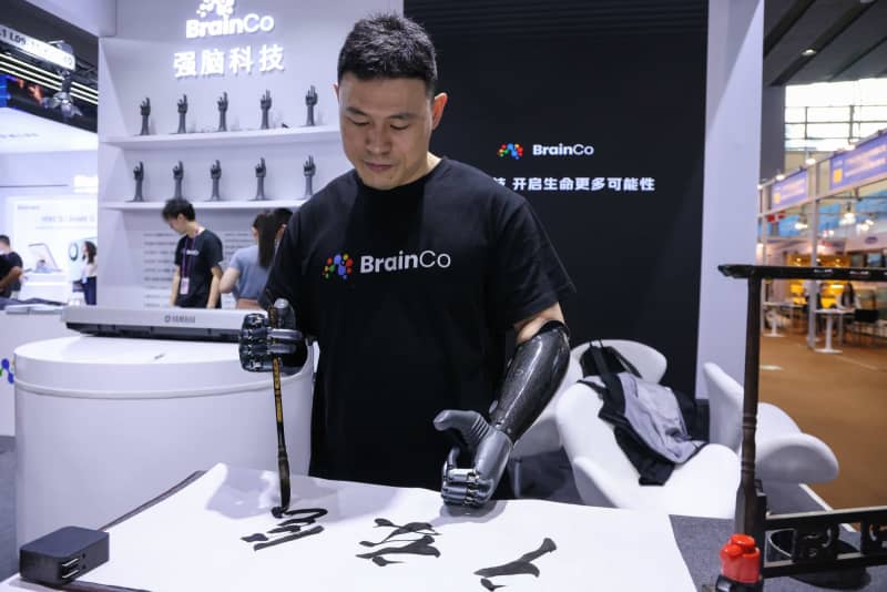 広州交易会でBMI技術活用のスマート義肢を展示